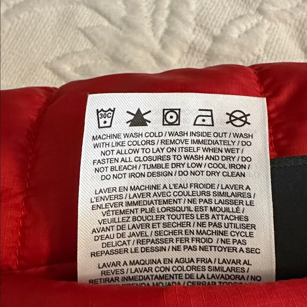 Nike Shield Women’s UGA Reversible Puffer Vest Red/Black L